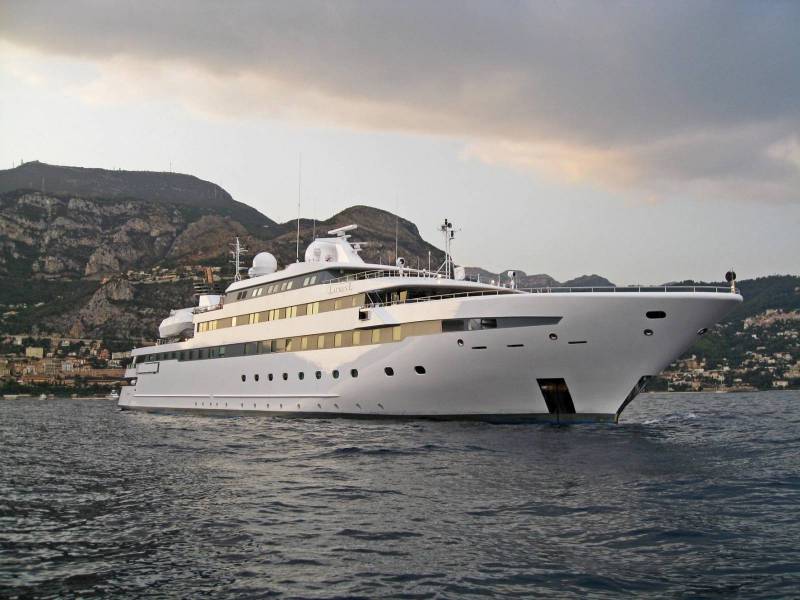 yacht charter management greece